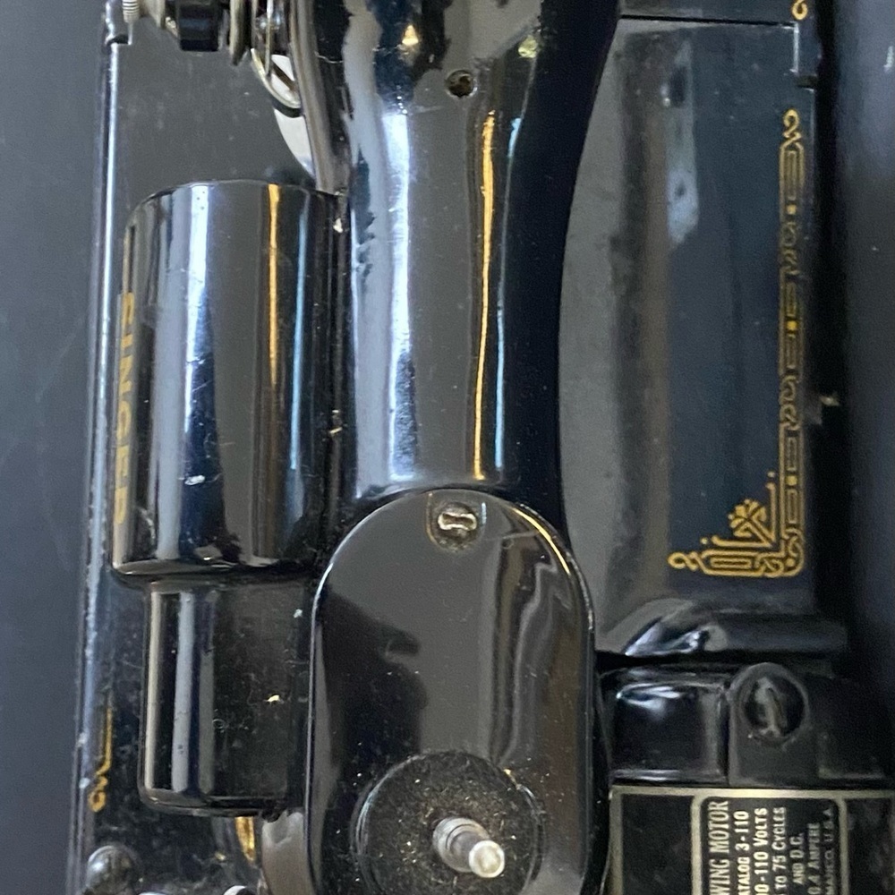 Black Sewing Featherweight Machine mint condition works with case & all access - Picture 3 of 3
